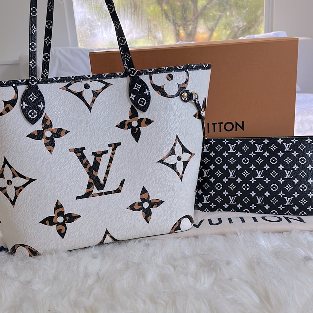 LOUIS VUITTON Monogram Giant Jungle Neverfull MM Ivory